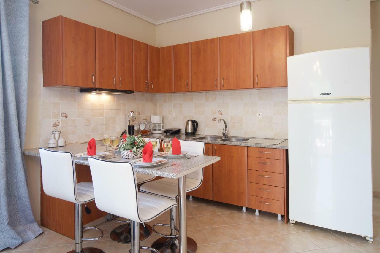 Helenas Apartment Razata Exterior photo